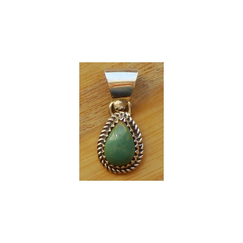 Petit pendentif navajo en argent et turquoise verte.
